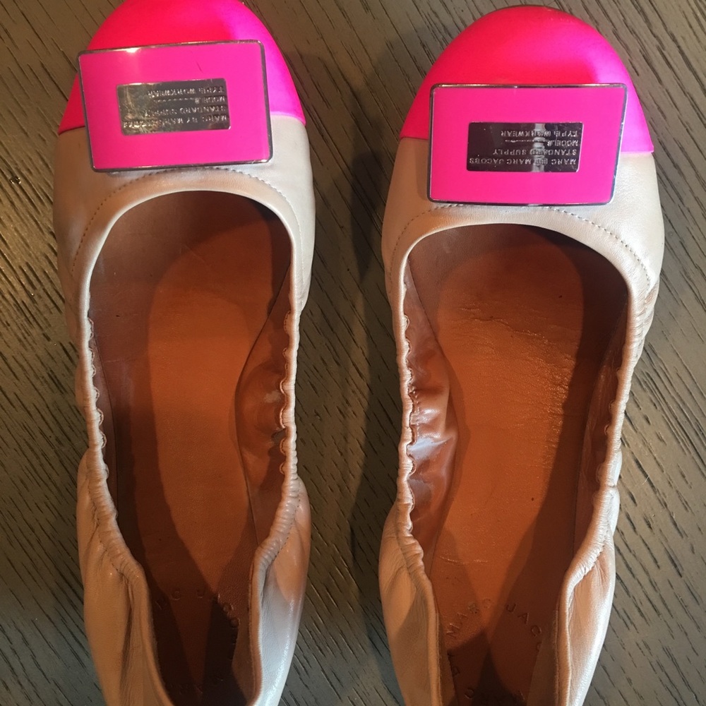 Marc by Marc Jacobs nude with pink toe flats